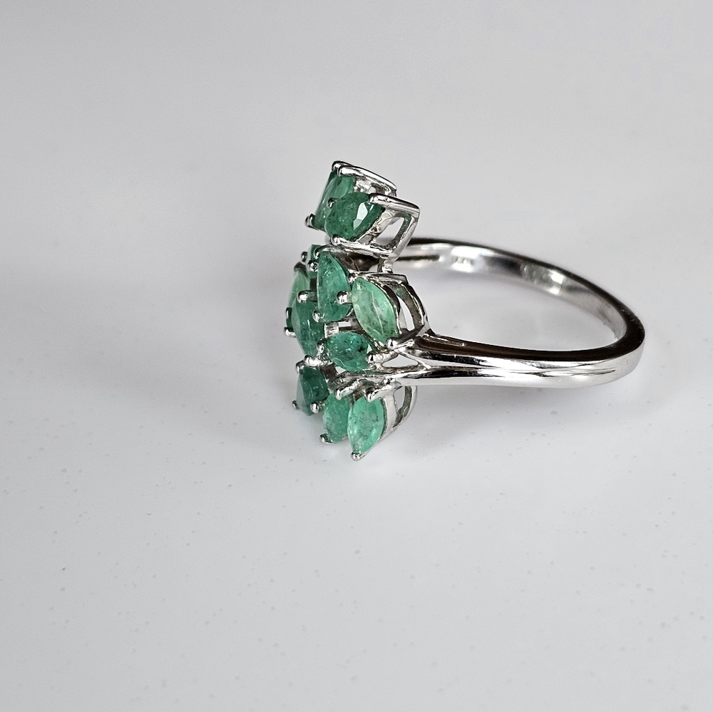 Genuine Emerald Cluster Ring Sterling Silver Size 8! - Picture 3 of 9